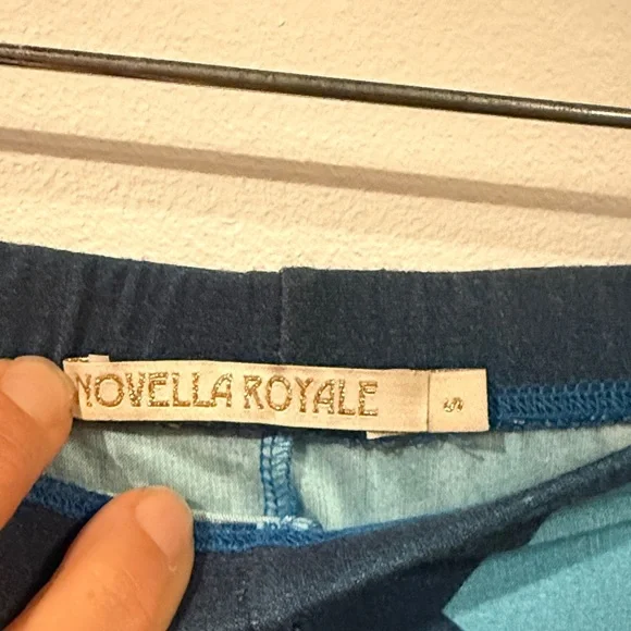 Novella Royale Janis Bells - Picture 2 of 5